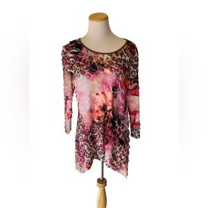 Elementz pink floral and leopard ruffle top. Large